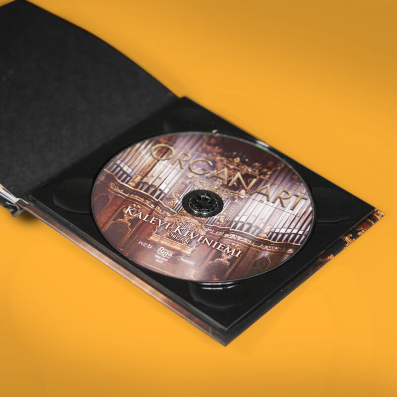 otwarte pudełko na płytę cd